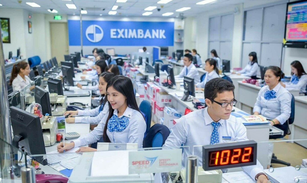 Sếp Eximbank nhận được bao nhiêu khi bán sạch cổ phiếu